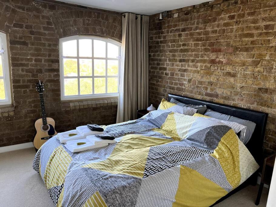 Luxury Artistic 2 Bedroom W/balcony-great Location Apartamento Londres