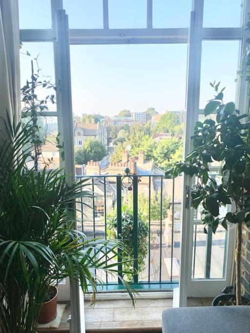 Luxury Artistic 2 Bedroom W/balcony-great Location Apartamento Londres