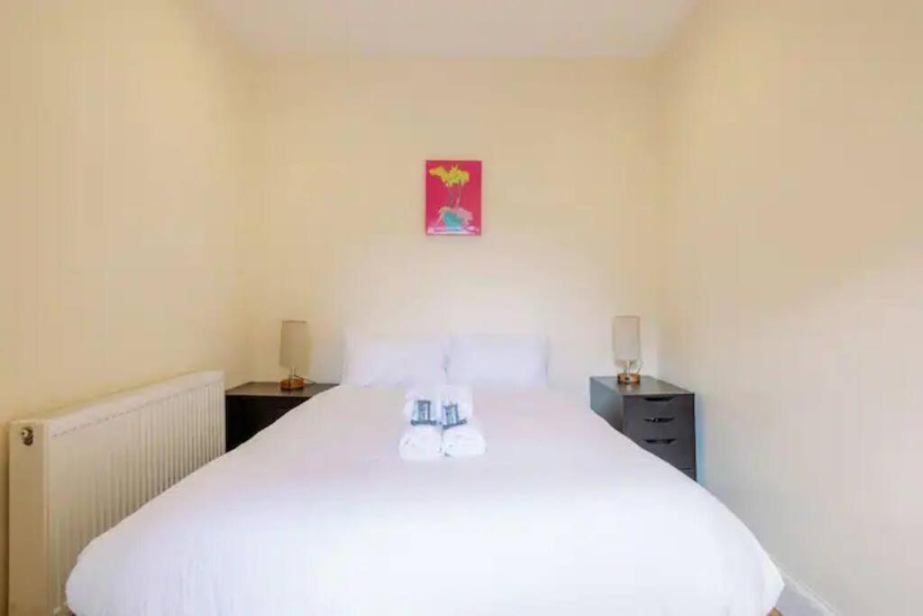 Bright And Quiet 2-bed 2-bath With Great Patio *