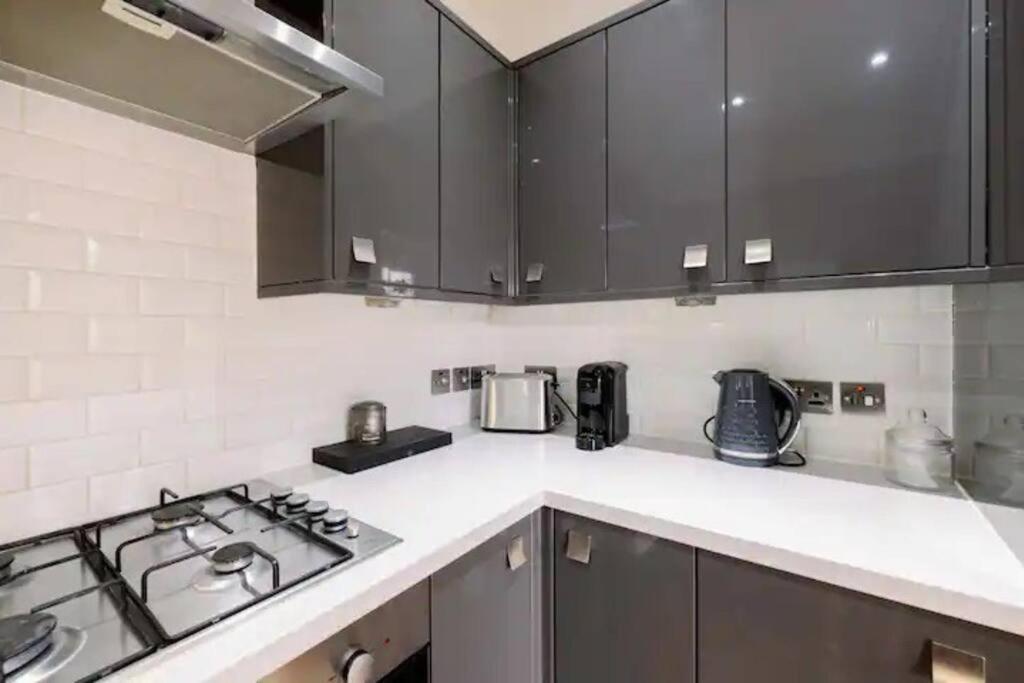 Bright And Quiet 2-bed 2-bath With Great Patio