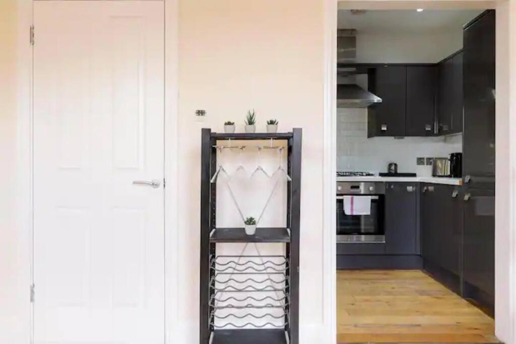 Apartment Bright And Quiet 2-bed 2-bath With Great Patio *