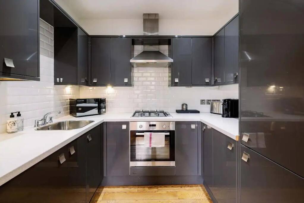Bright And Quiet 2-bed 2-bath With Great Patio