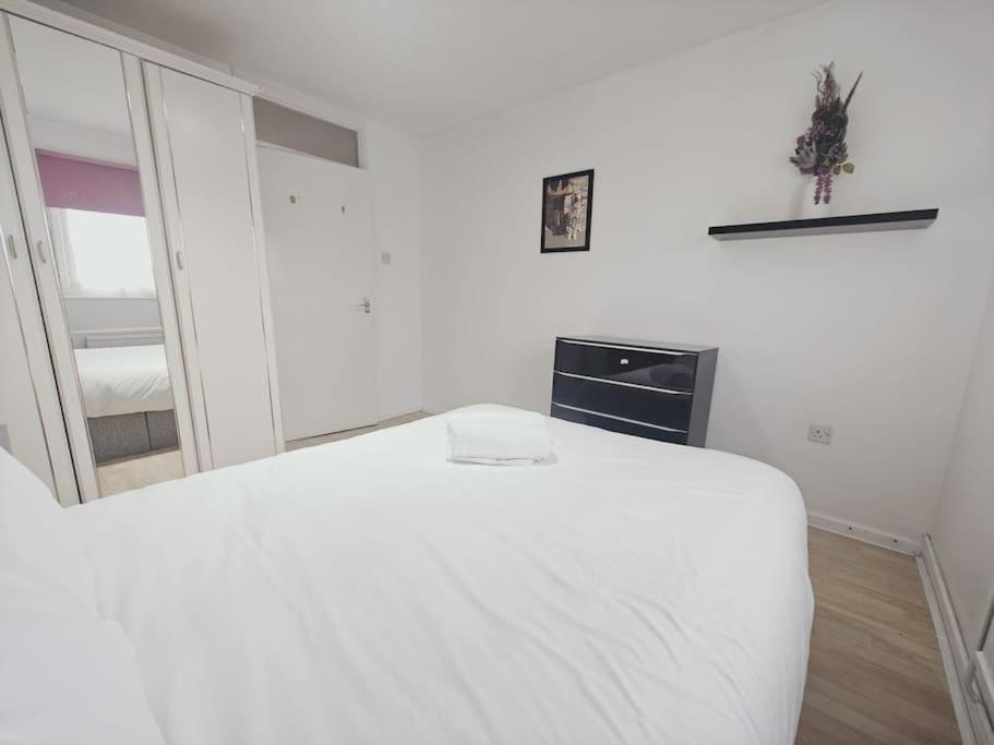 City Airport Apartment London