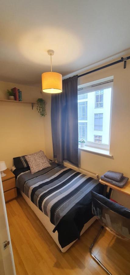 Double Room&private Bath Near The Square Mile