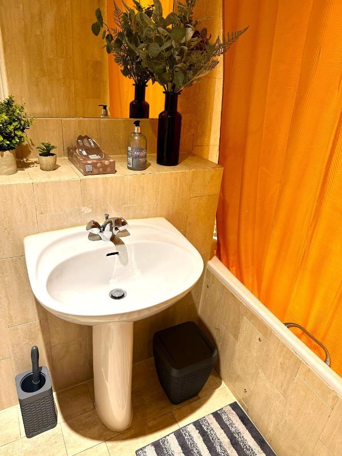 Delightful By Kensington & Chelsea Desirable Locations W8 Sw Apartamento