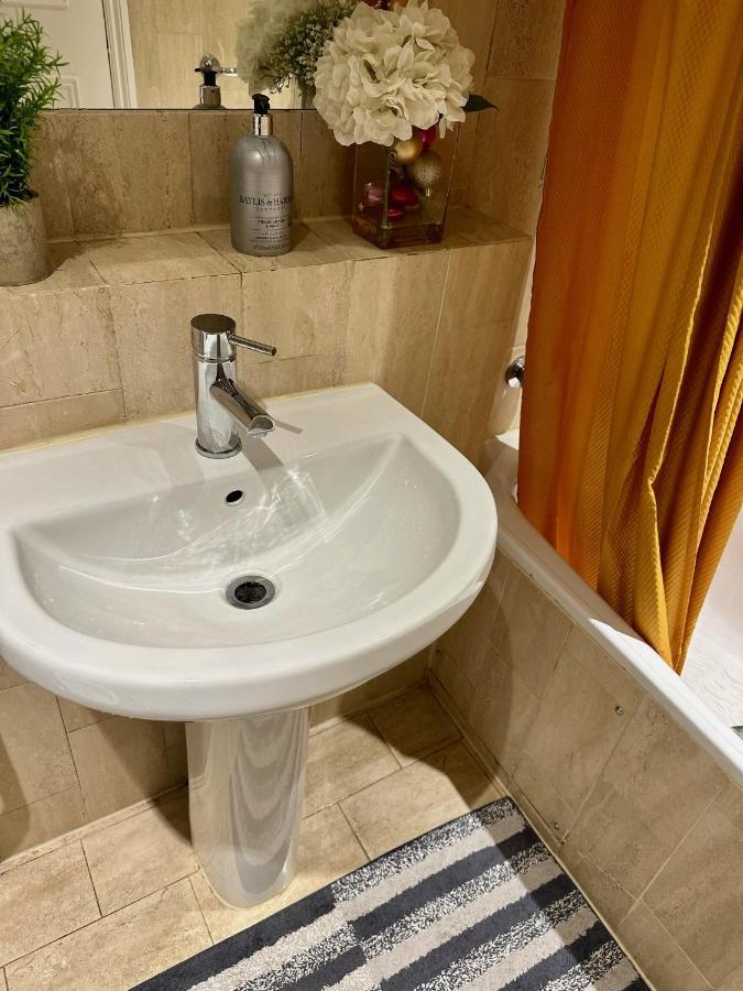 Apartamento Delightful By Kensington & Chelsea Desirable Locations W8 Sw Londres