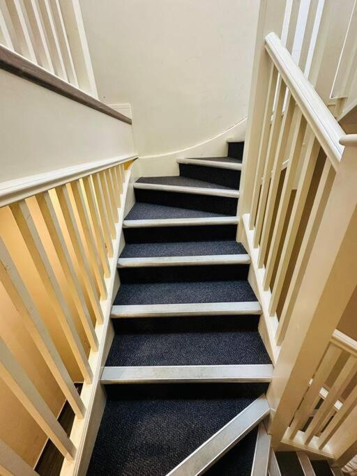 Luxurious 2 Bedroom Flat In