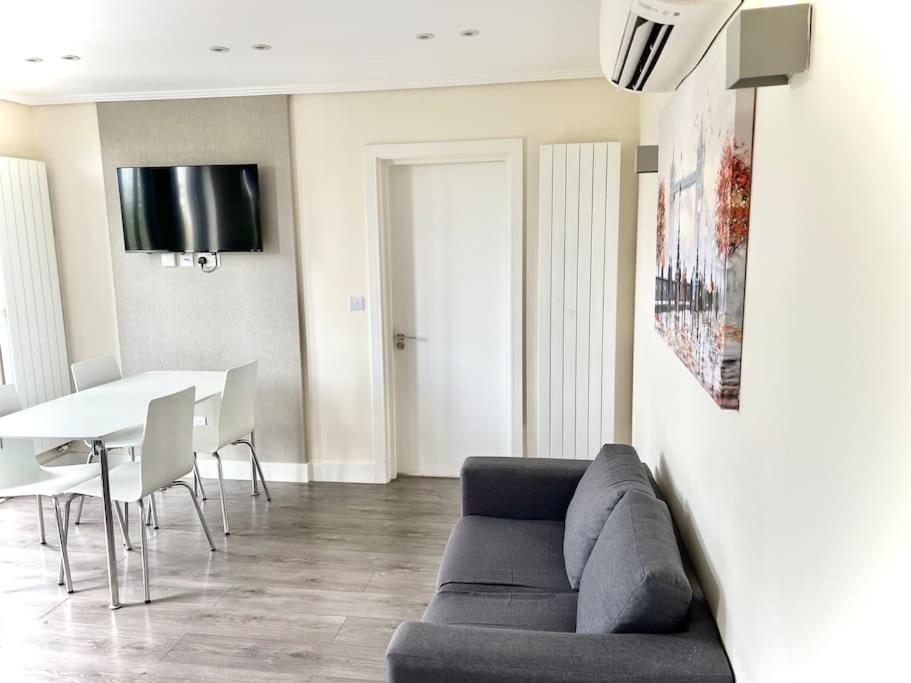 Apartamento Luxurious 2 Bedroom Flat In *