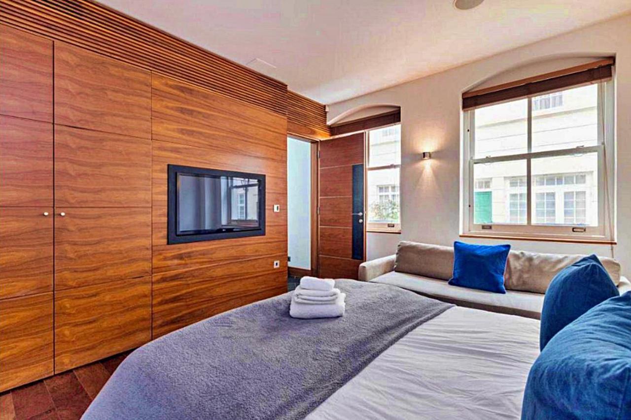 Finest Retreats - King Charles House