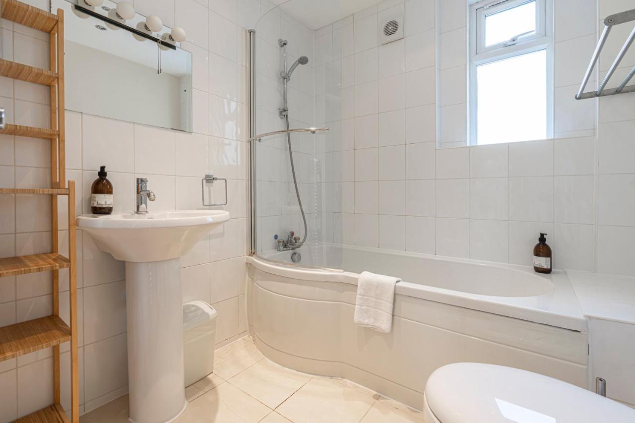 Charming Flat In West Brompton London
