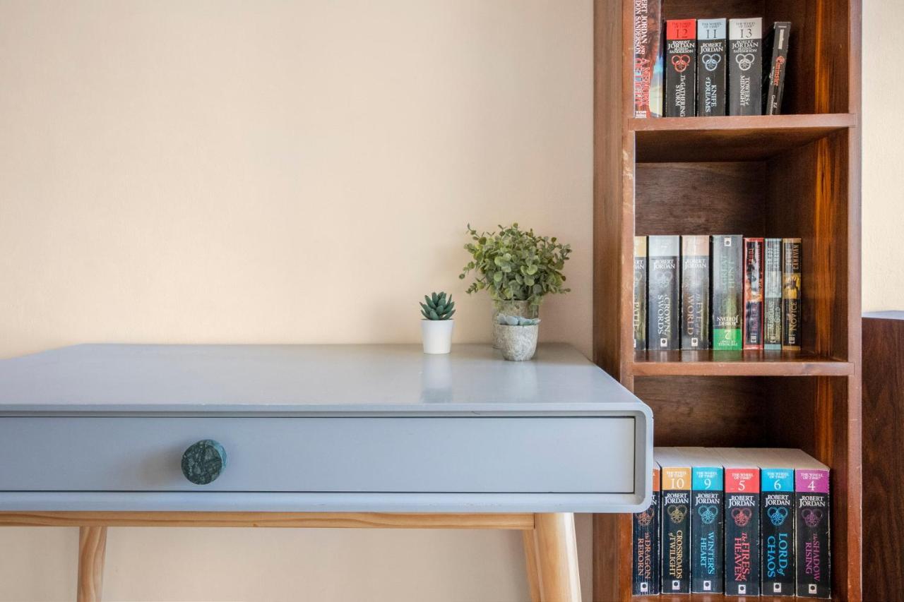Easy Living Near Angel And Apartment