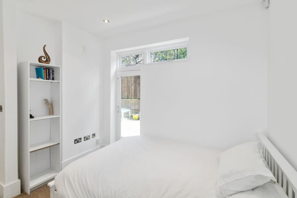 2 Bed Private Townhouse Mews, King's Cross *