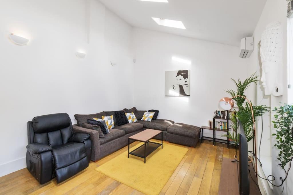 2 Bed Private Townhouse Mews, King's Cross Appartement