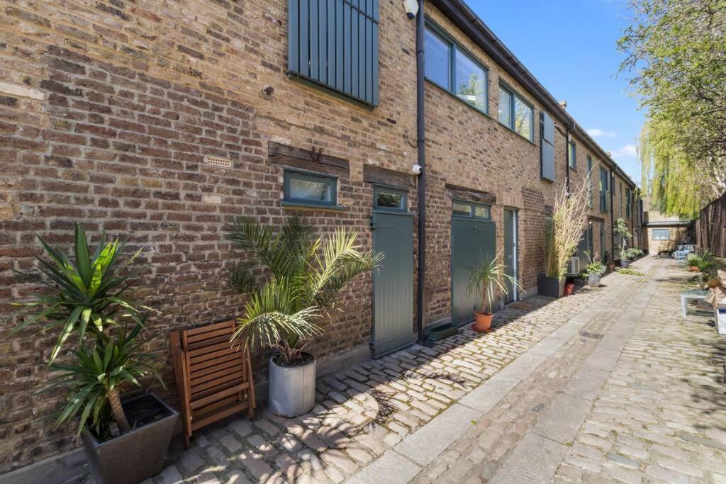 2 Bed Private Townhouse Mews, King's Cross Londen
