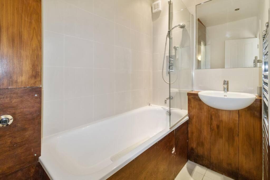 Appartement 2 Bed Private Townhouse Mews, King's Cross Londen