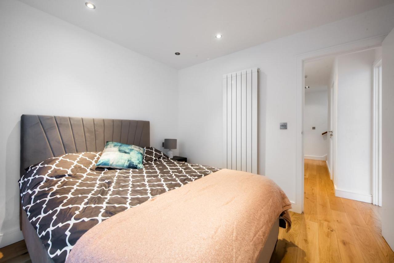 2 Bed Flat In Clapham Common *