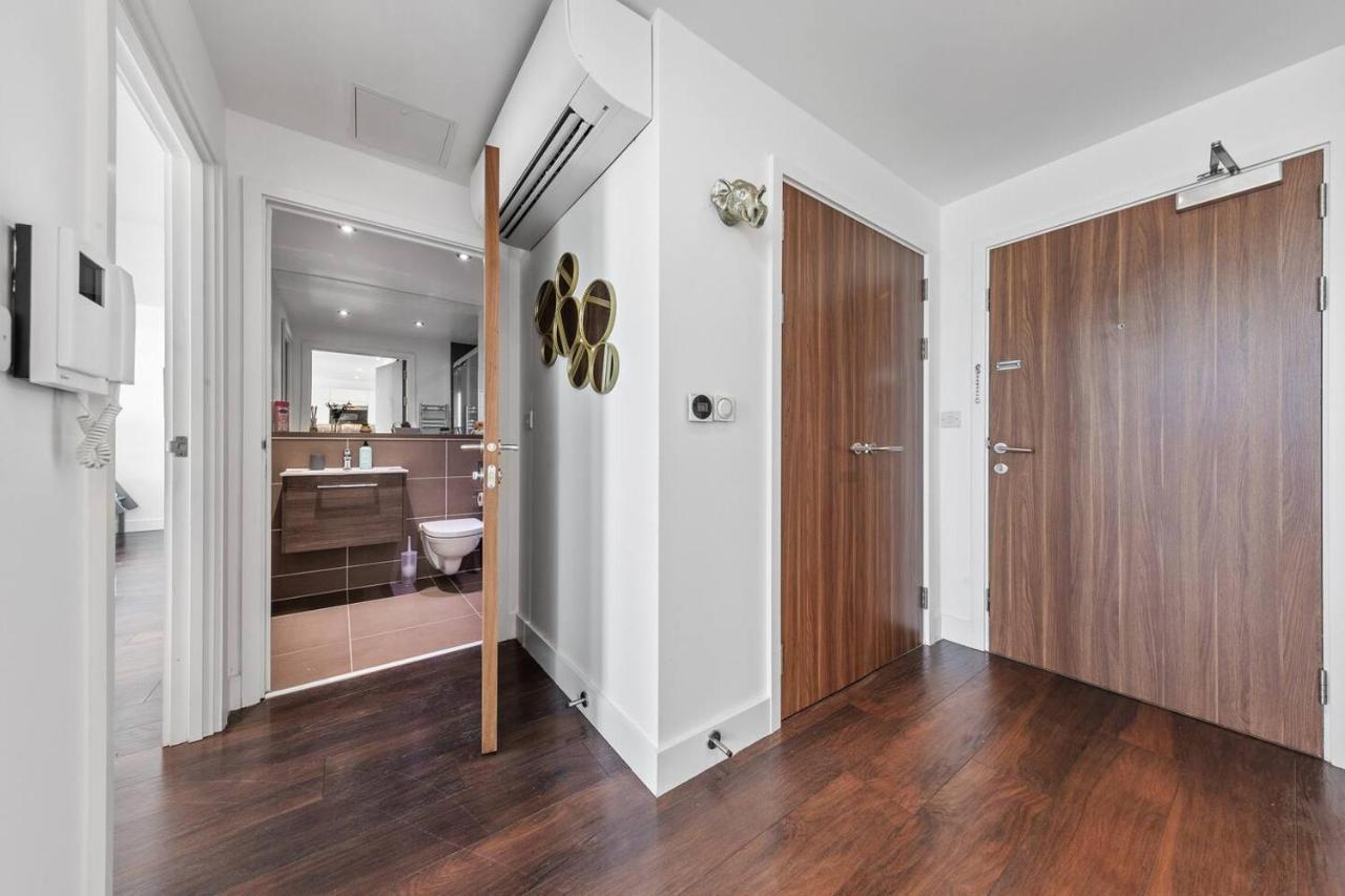 2 Bedroom Flat In Bp65 *