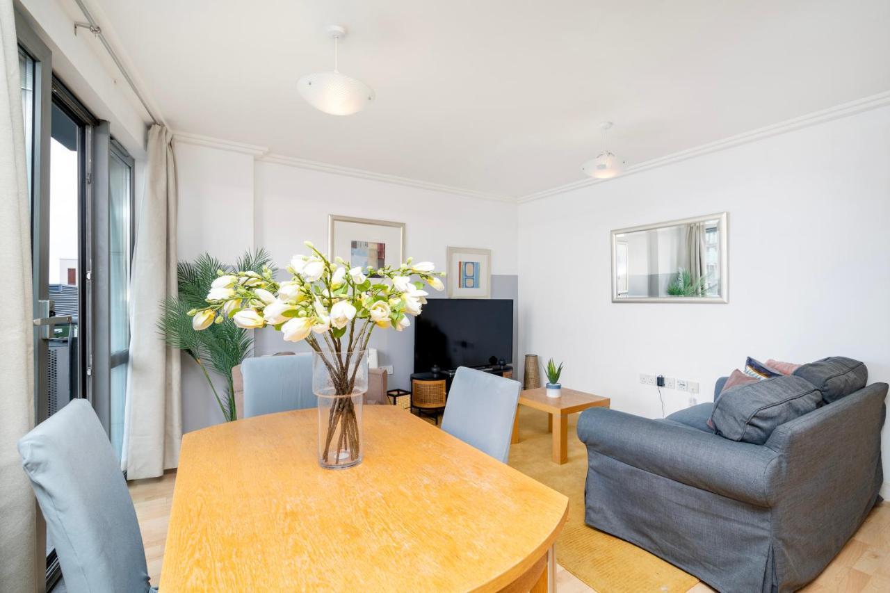 Apartamento Cosy Flat Right Opp Tube Station Londres