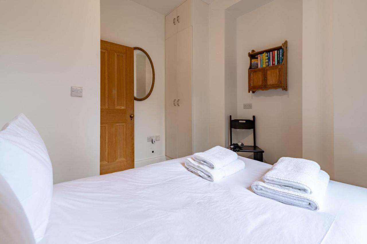 Beautiful Two Bed Abode In South West * Londres
