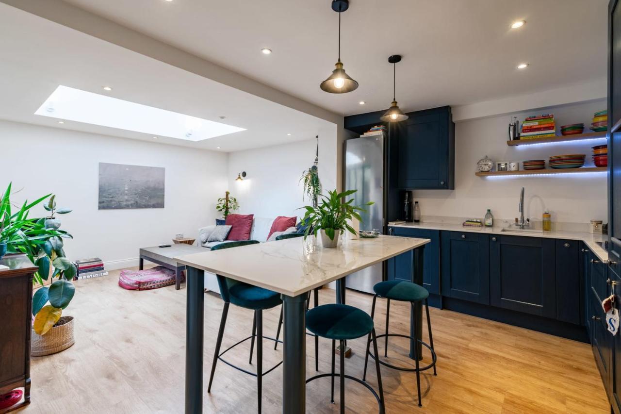 Beautiful Two Bed Abode In South West Londres