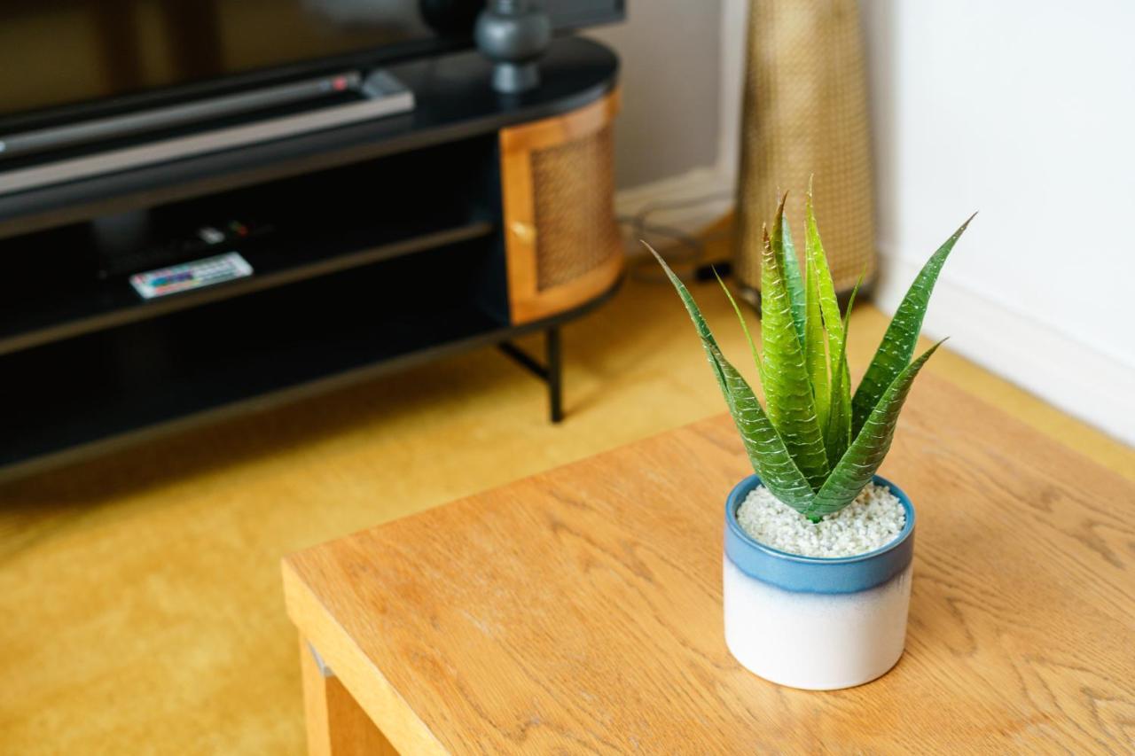 Apartamento Cosy Flat Right Opp Tube Station