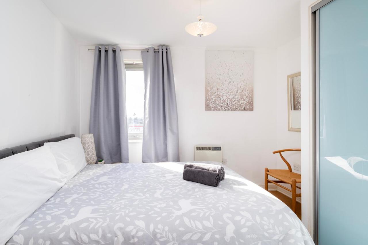 Cosy Flat Right Opp Tube Station Apartamento