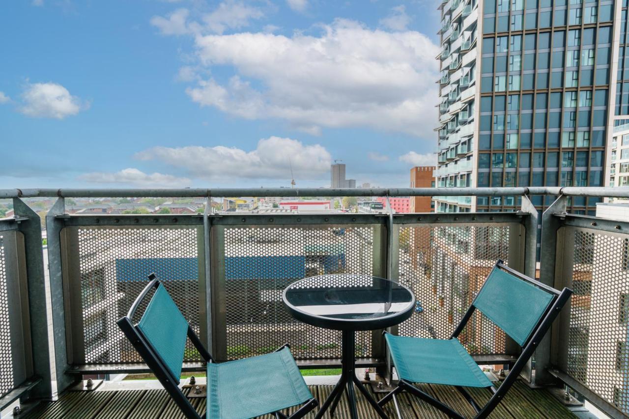 Apartamento Cosy Flat Right Opp Tube Station