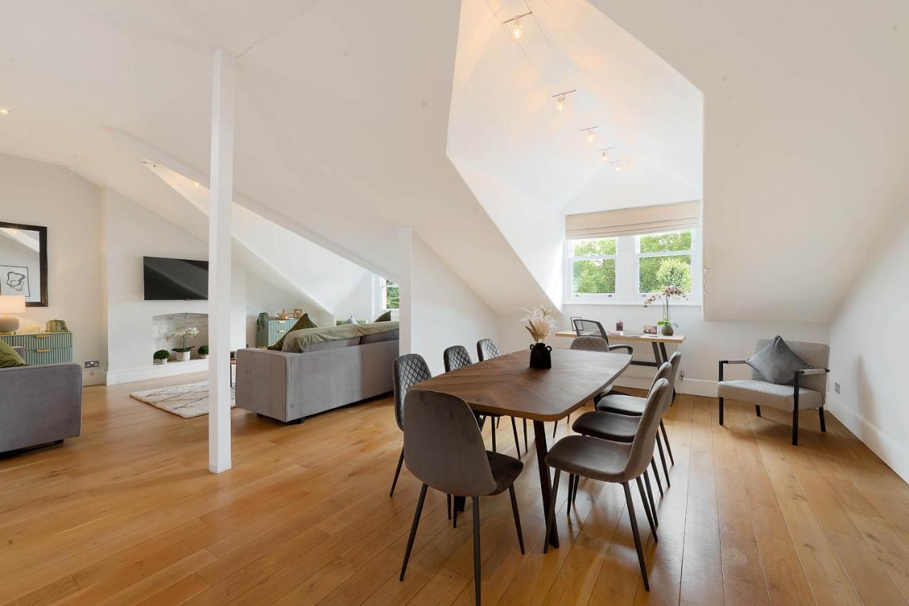 Lovely With Park Views Londen