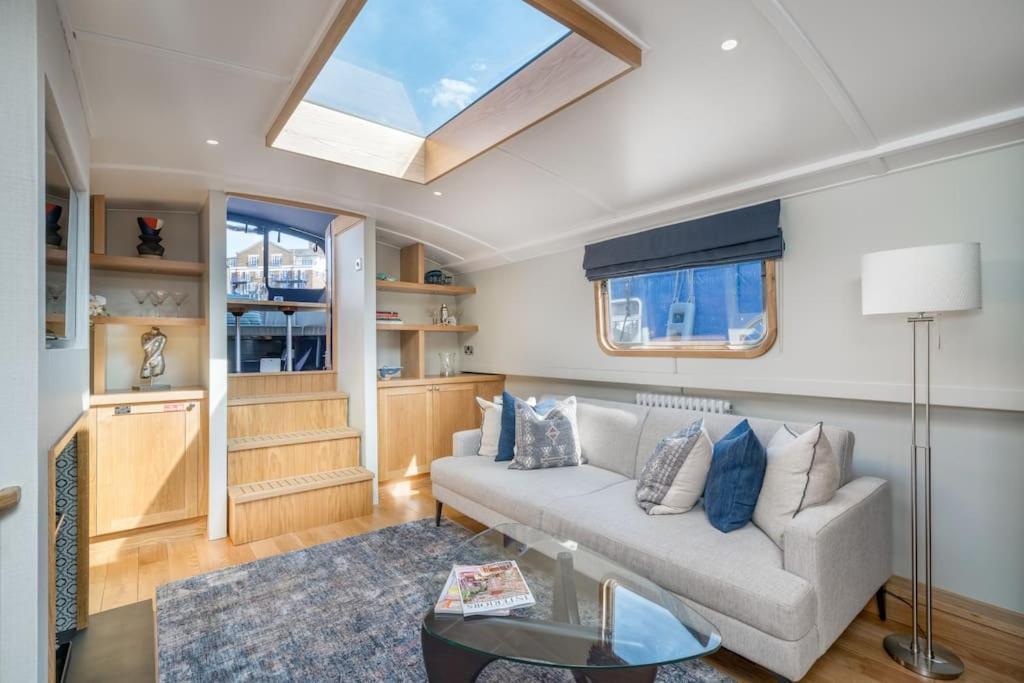 Luxurious Houseboat Near Canary Wharf In Hotel en barco