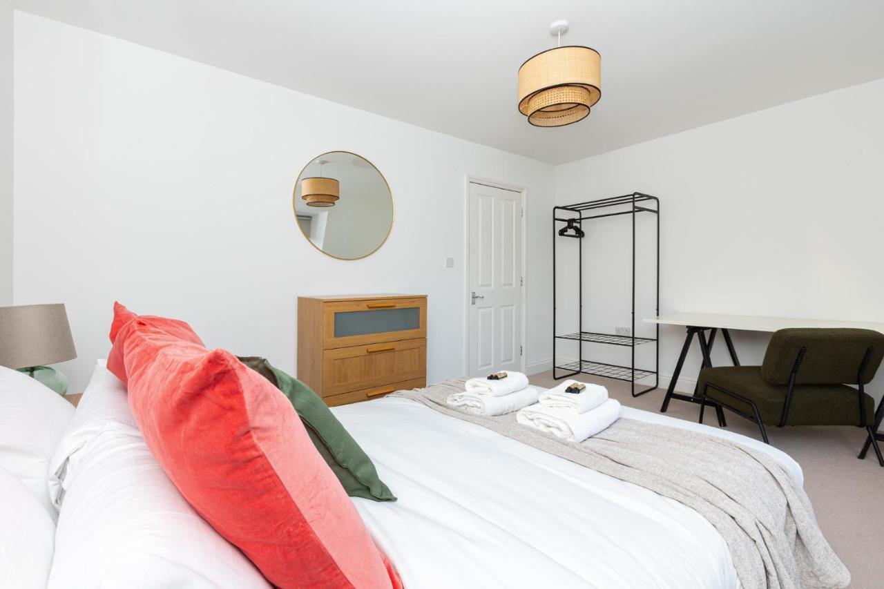 Casa de Férias Spacious 4br 3-storey Townhouse In Lively Deptford
