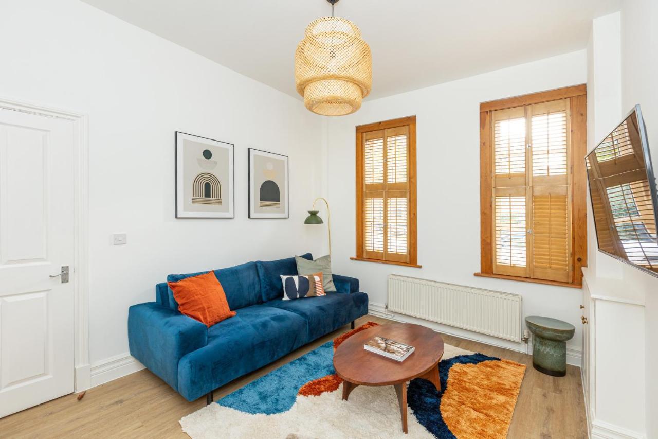 Ferienhaus Spacious 4br 3-storey Townhouse In Lively Deptford