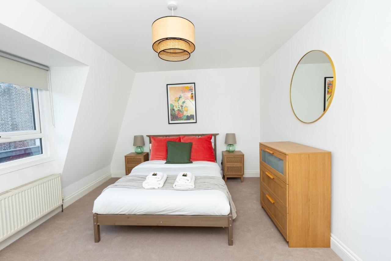 Spacious 4br 3-storey Townhouse In Lively Deptford Ferienhaus