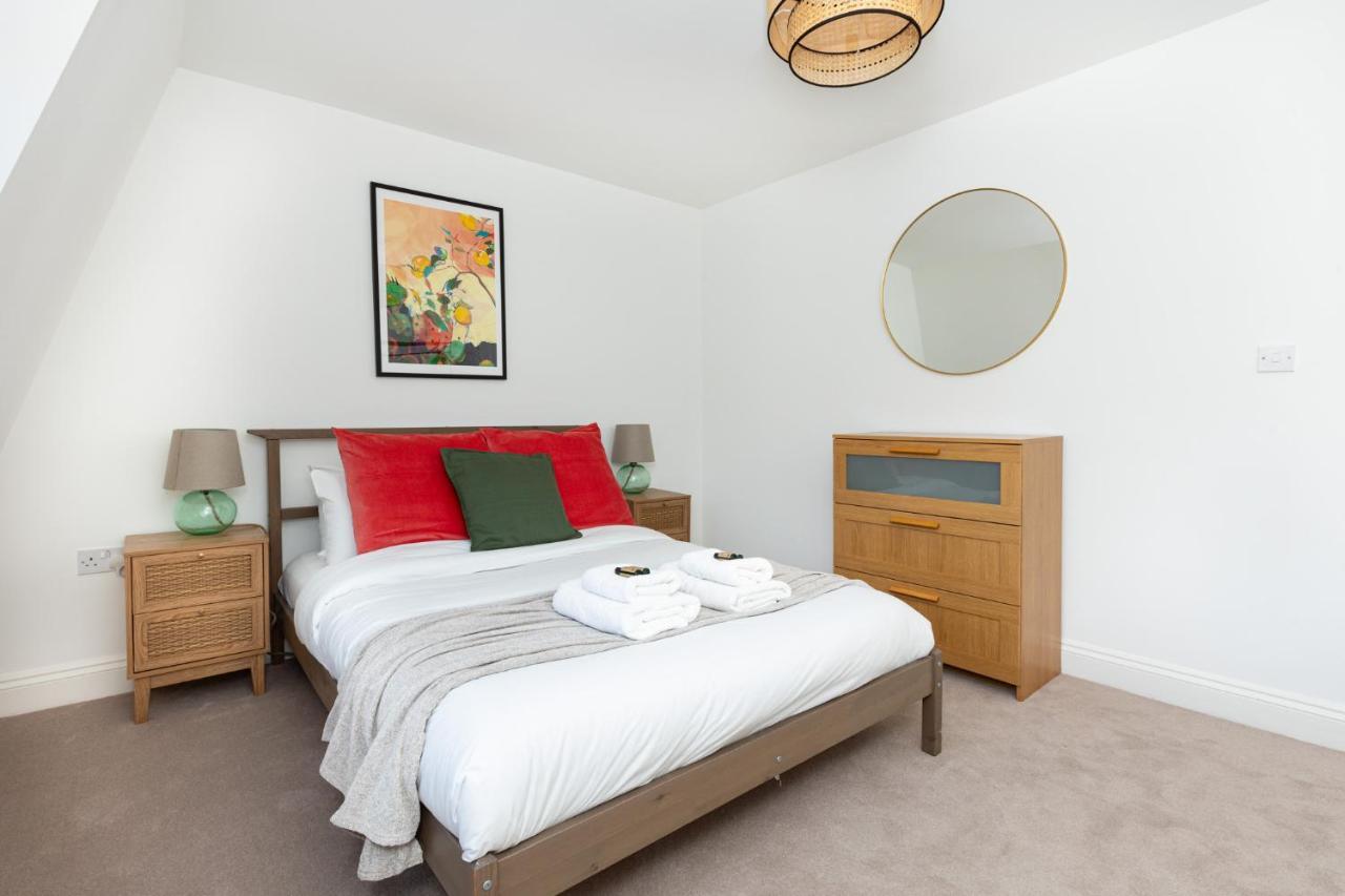 Ferienhaus Spacious 4br 3-storey Townhouse In Lively Deptford London