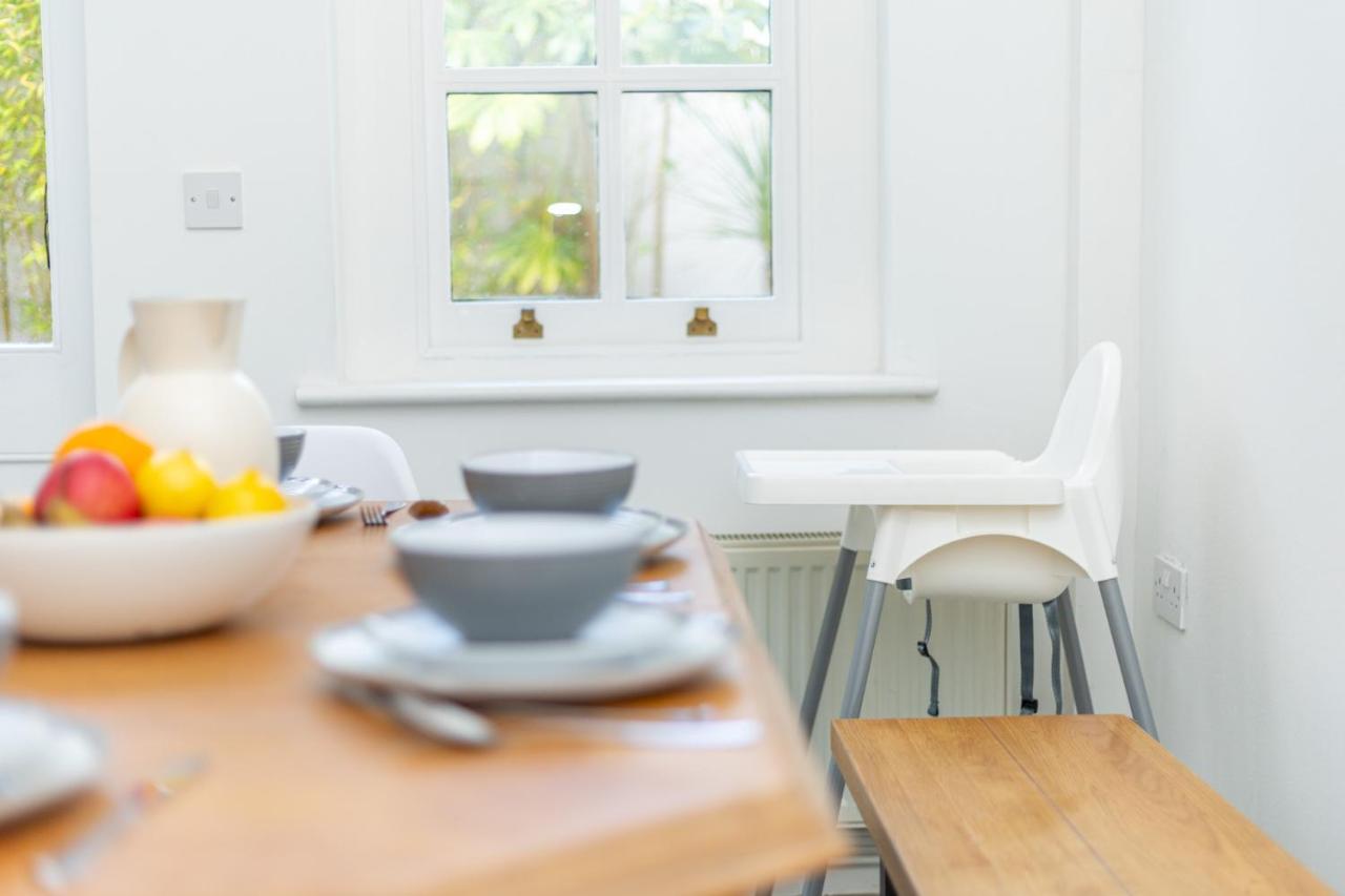Casa de Férias Spacious 4br 3-storey Townhouse In Lively Deptford