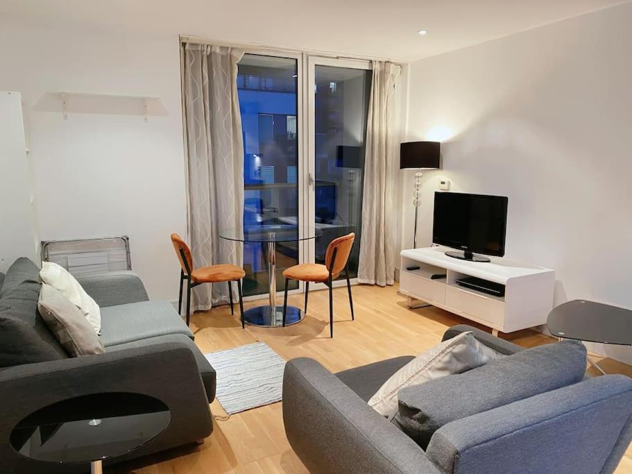 Appartement 1 Bed 1 Bath Modern Zone 2 *