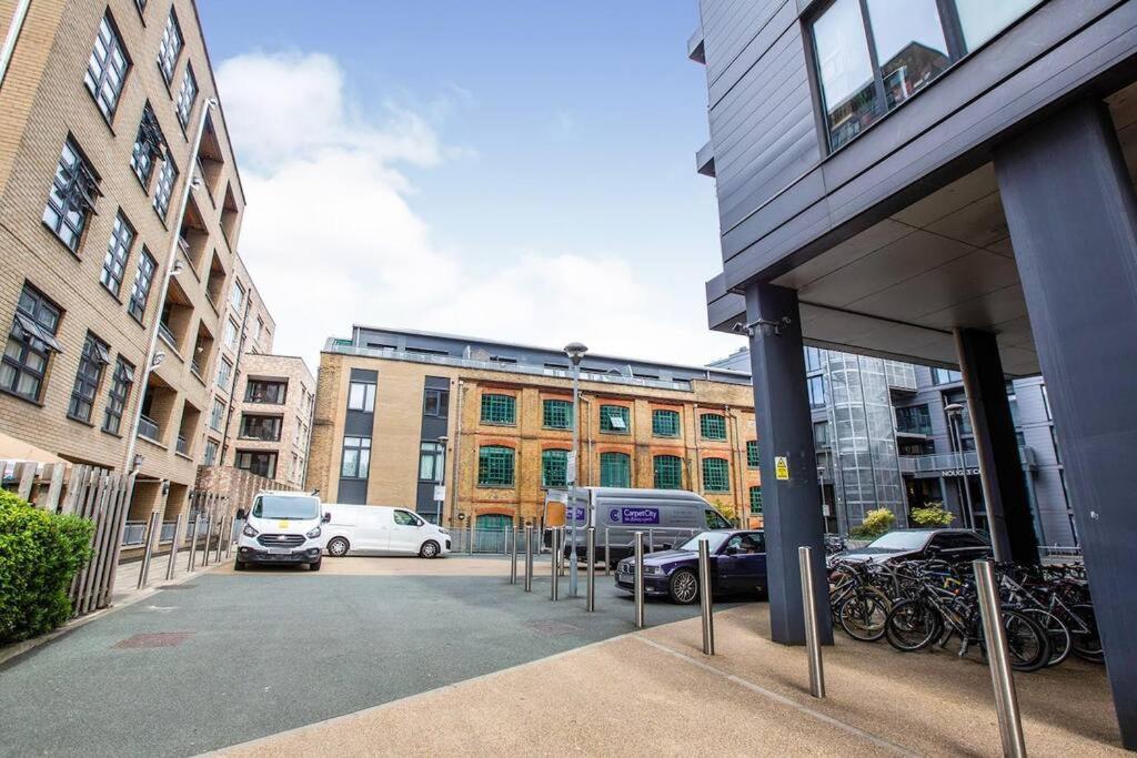 Cosy Spacious Studio Flat Stratford / Bow Londres