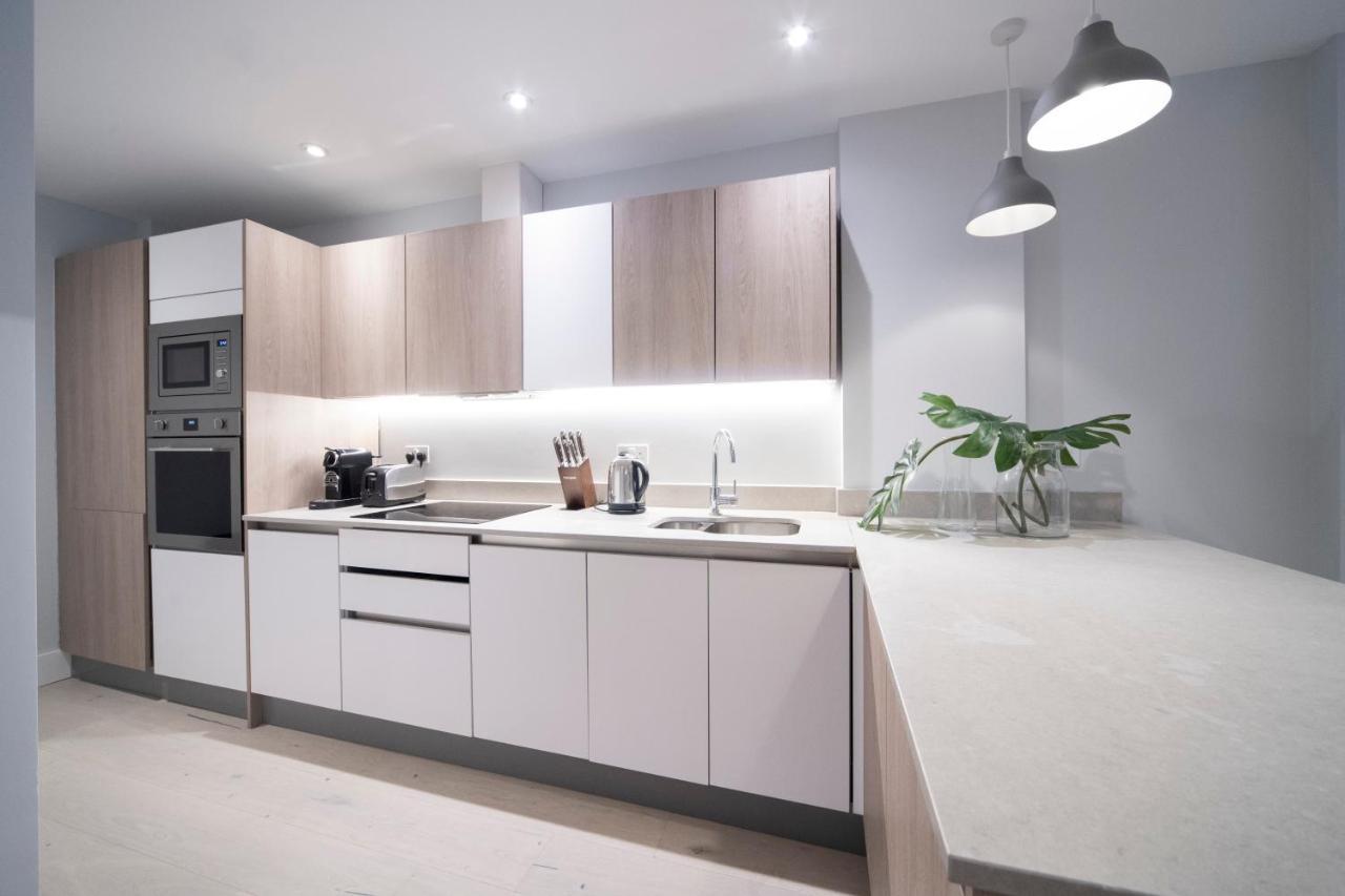 Stylish 1br - Bright & Large Living Area W/ Patio Apartamento *