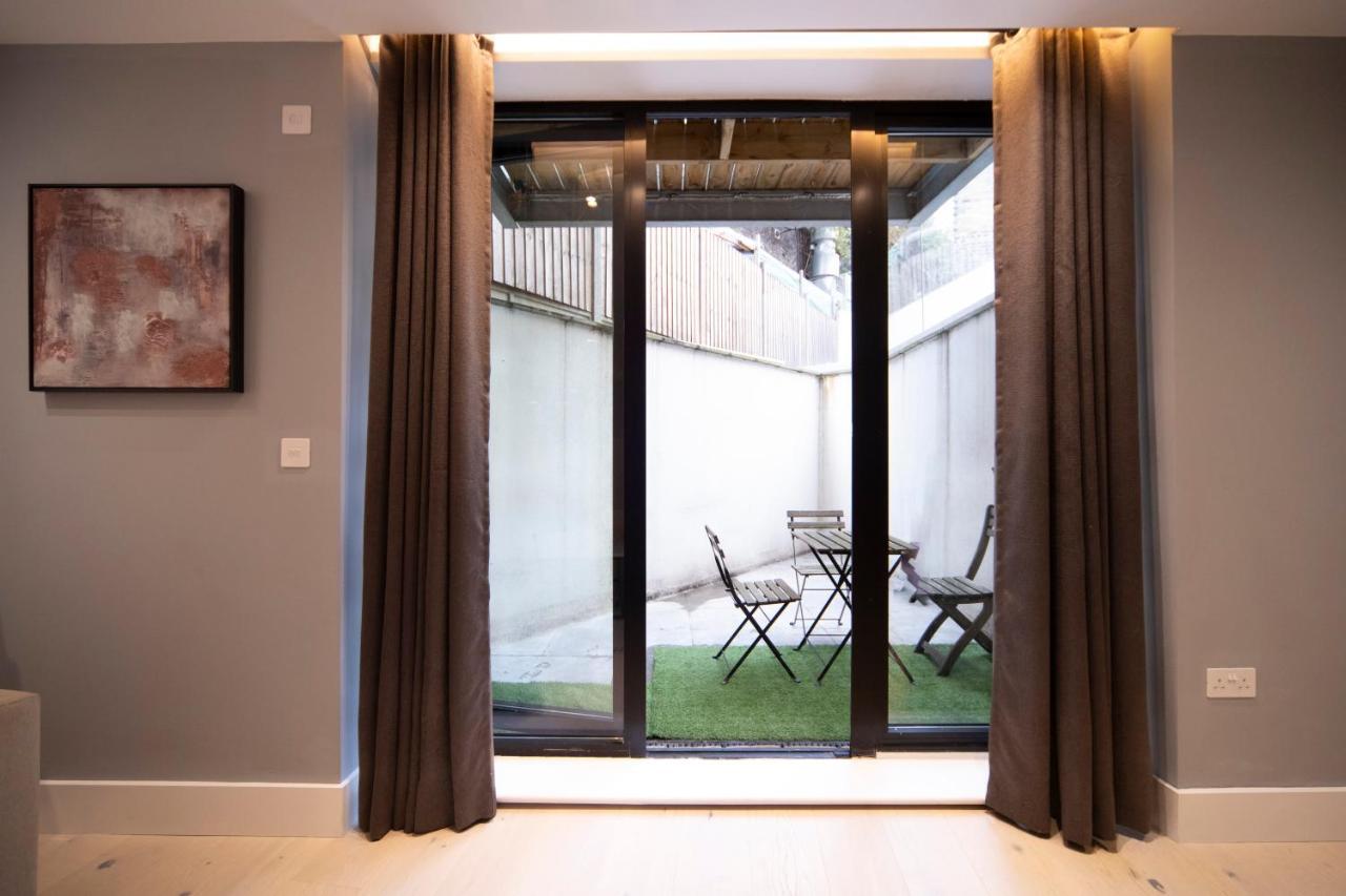 Stylish 1br - Bright & Large Living Area W/ Patio Apartamento Londres
