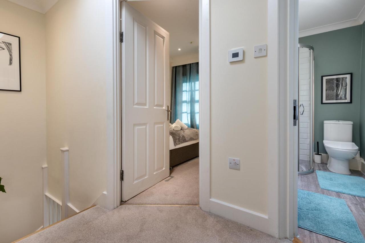 Stunning 3 Bed Townhouse Apartamento