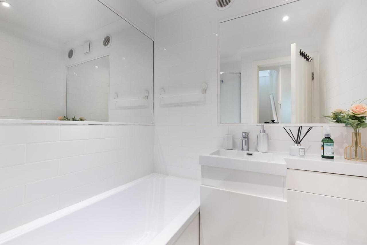 Stunning 3 Bed Townhouse *