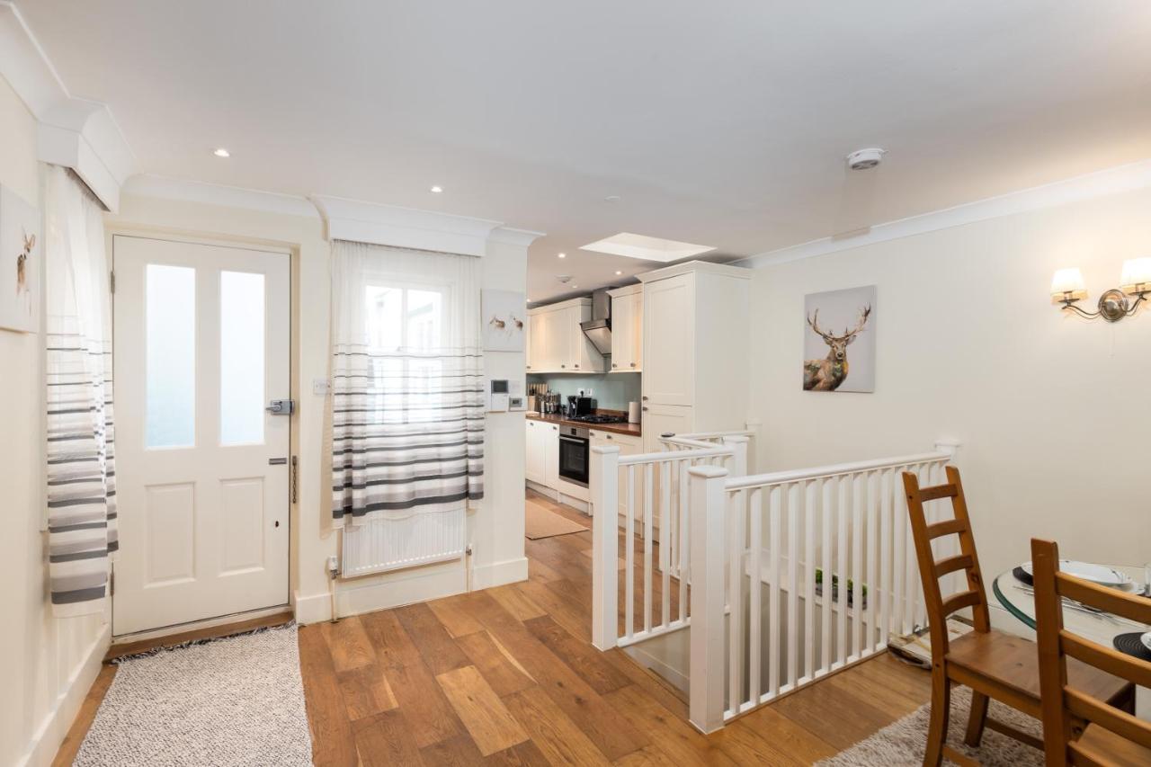 Stunning 3 Bed Townhouse *