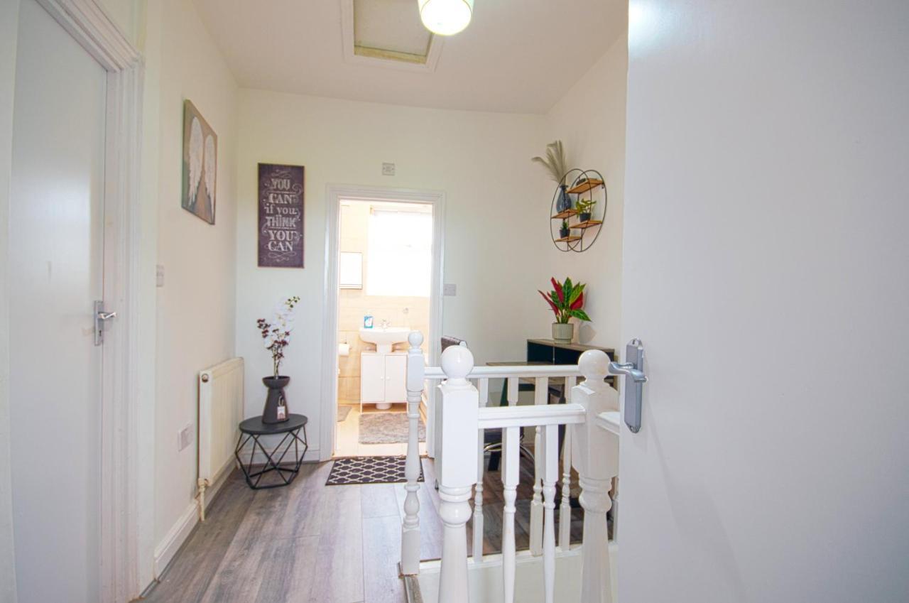 Cosy Family W/wi-fi, Parking, Self Check-in Apartamento Londres