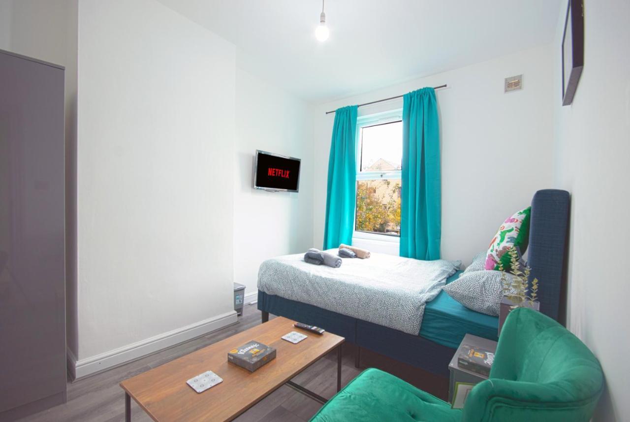 Cosy Family W/wi-fi, Parking, Self Check-in Apartamento Londres