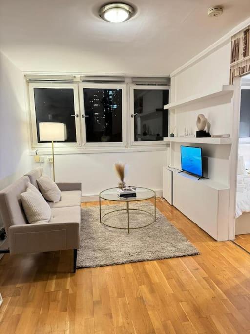 Apartment In Angel. London