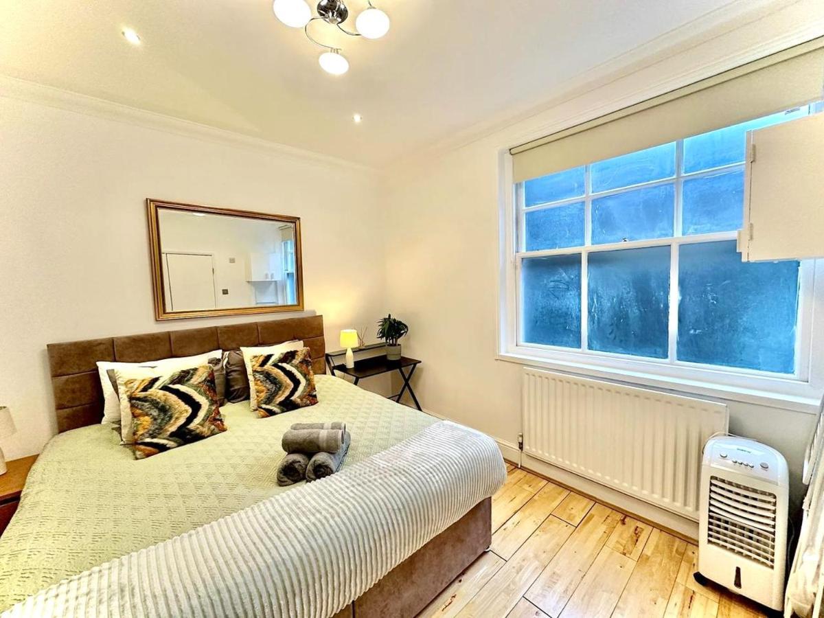 Alluring 2-bed, 2-bath Flat On High Street Kensington, Near Kensington Palace Appartement Londres
