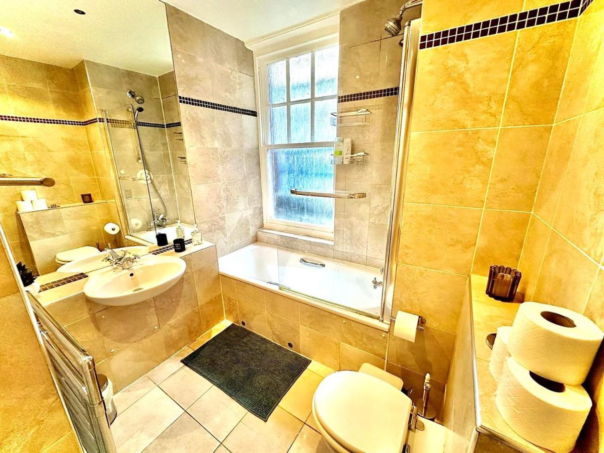 Appartement Alluring 2-bed, 2-bath Flat On High Street Kensington, Near Kensington Palace