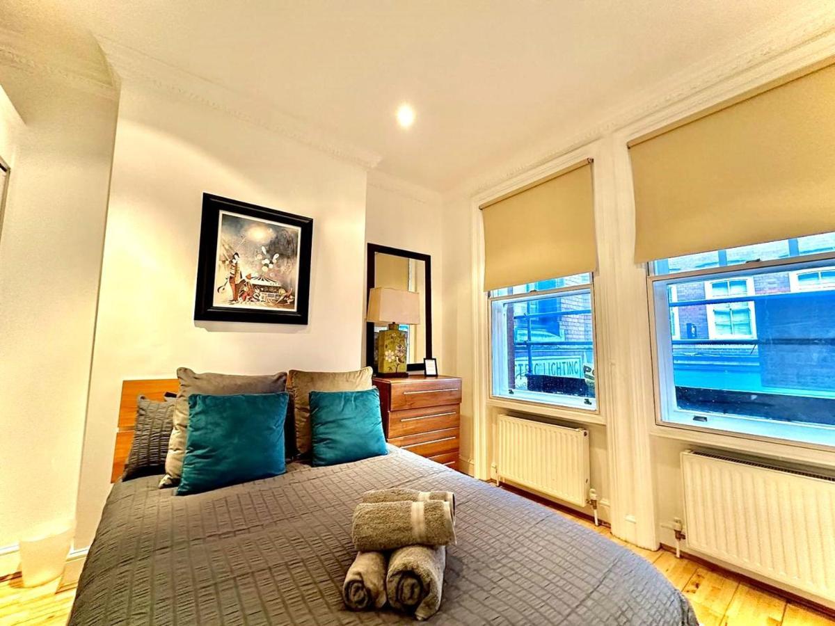 Alluring 2-bed, 2-bath Flat On High Street Kensington, Near Kensington Palace
