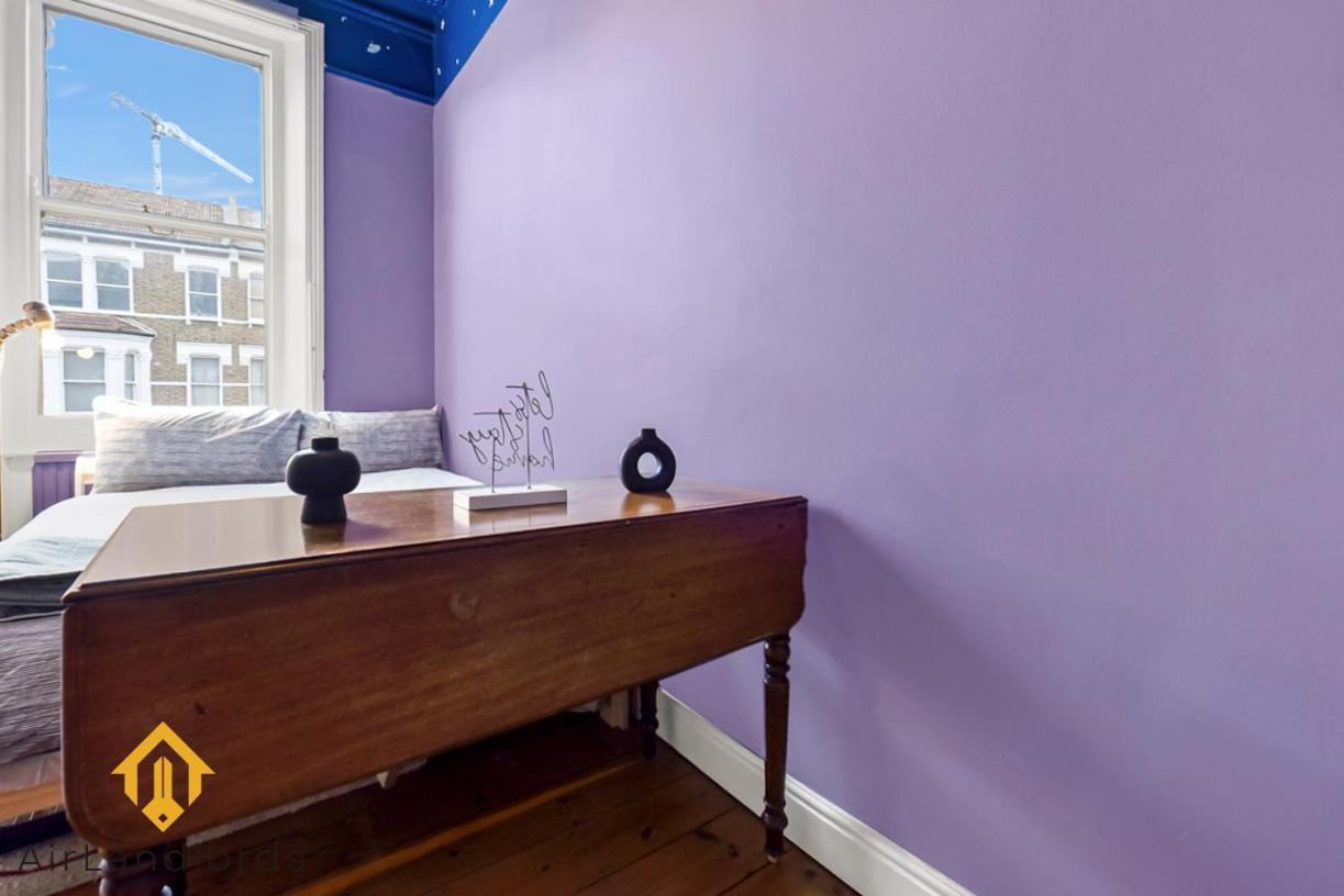 Peaceful 2-bedroom Flat Near Queens Park Station