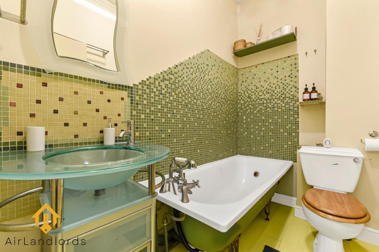 Peaceful 2-bedroom Flat Near Queens Park Station * Londres