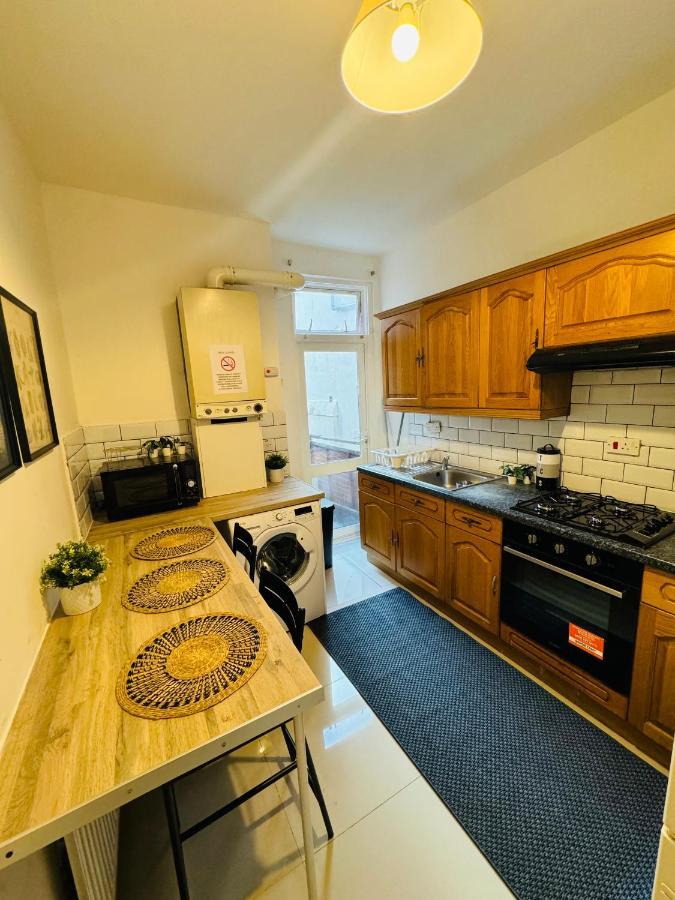 2 Bedrooms House Near Central Londres